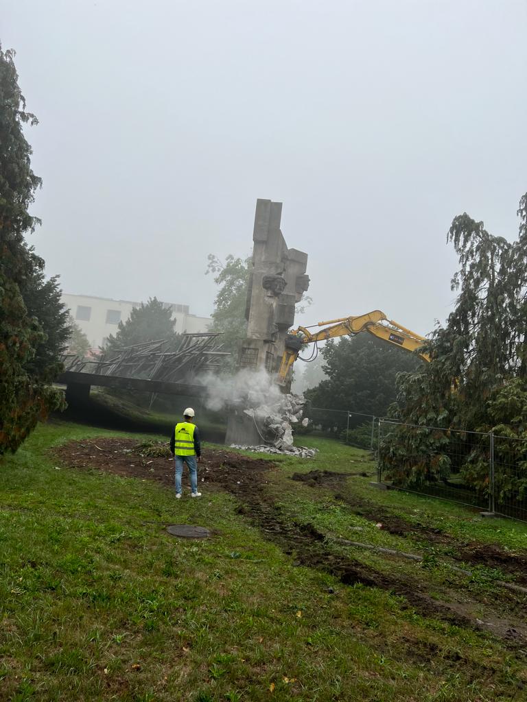 Brzeg Zburzenie Sowieckiego Monumentu